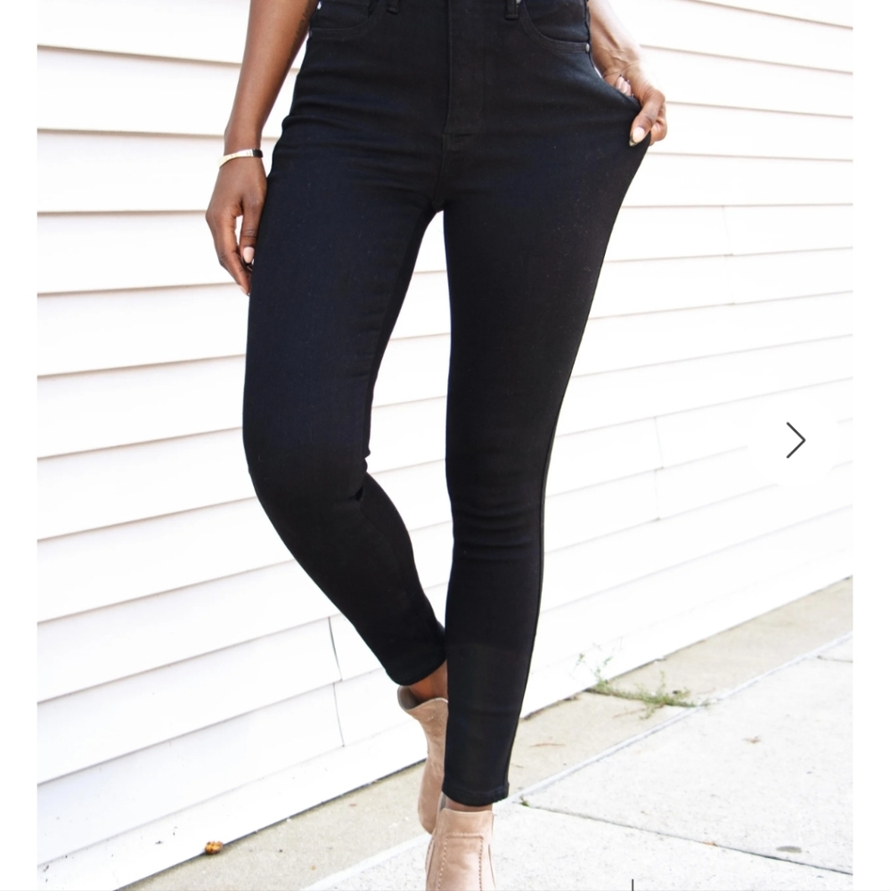 Judy Blue Mid-Rise Non Distressed Black Skinny Jeans - Picture 3 of 13
